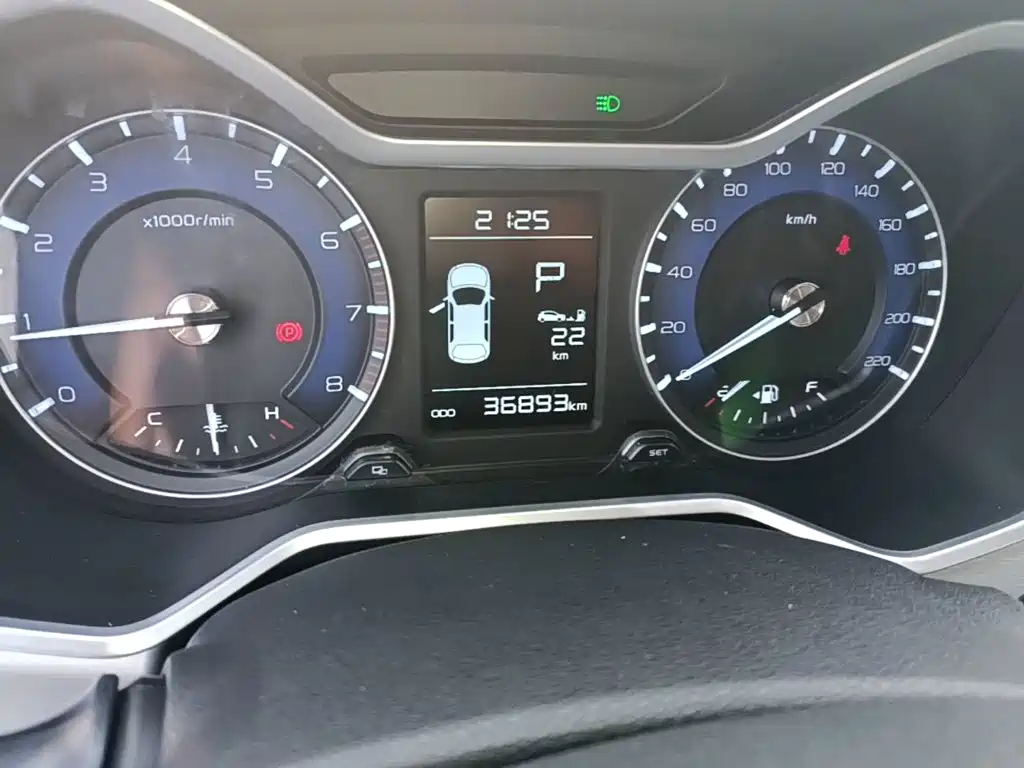 Geely Vision X3 — миниатюра 12