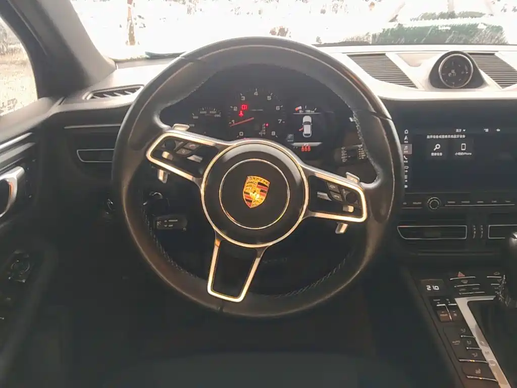 Porsche Macan — миниатюра 11