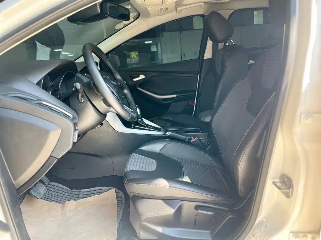 Ford Focus — миниатюра 6