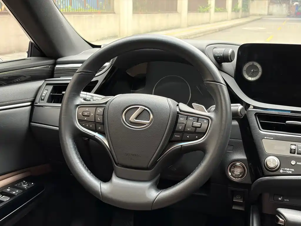 Lexus ES — миниатюра 24