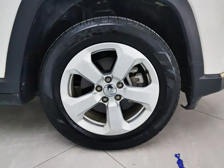 Jeep Compass — миниатюра 6