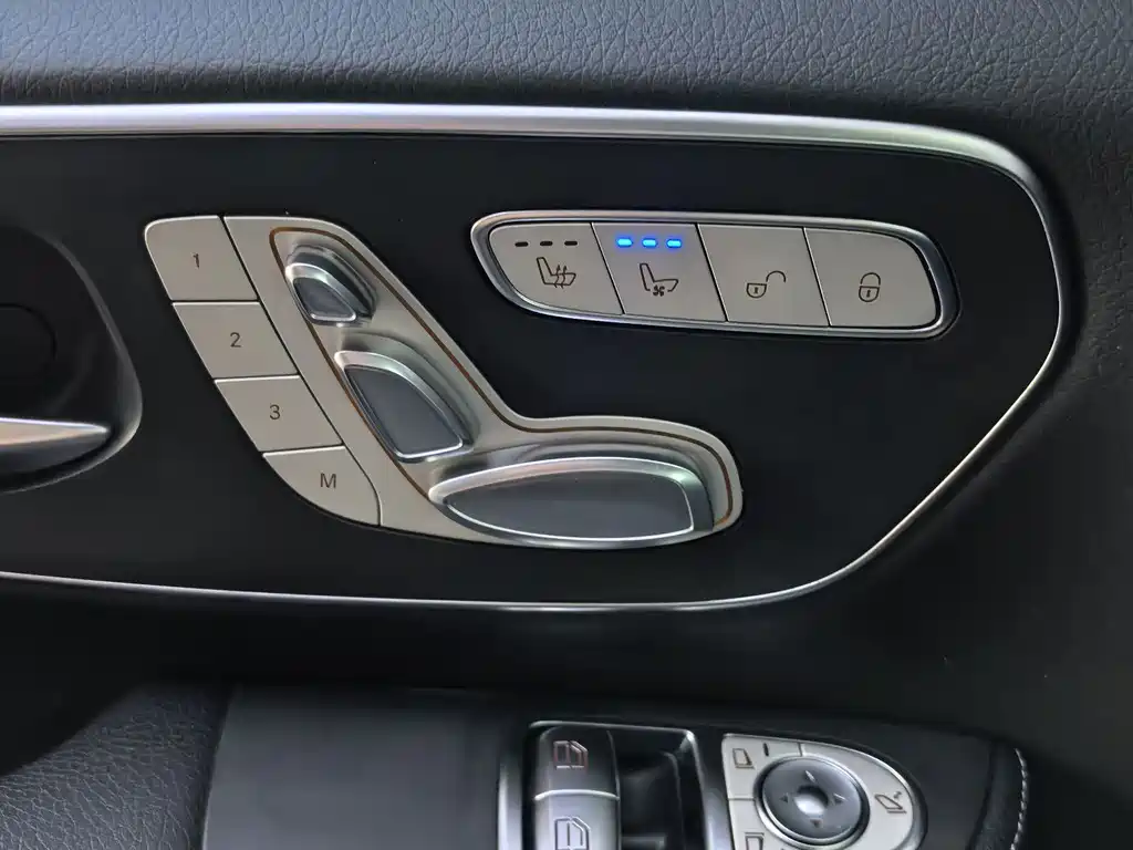 Mercedes-Benz V-Class — миниатюра 26