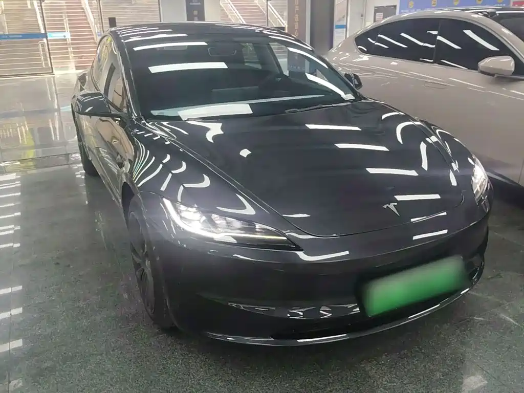 Tesla Model 3 — миниатюра 4