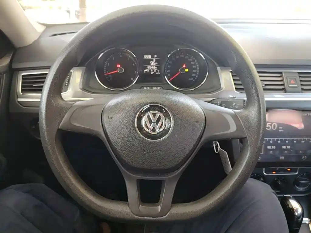 Volkswagen Bora — миниатюра 11
