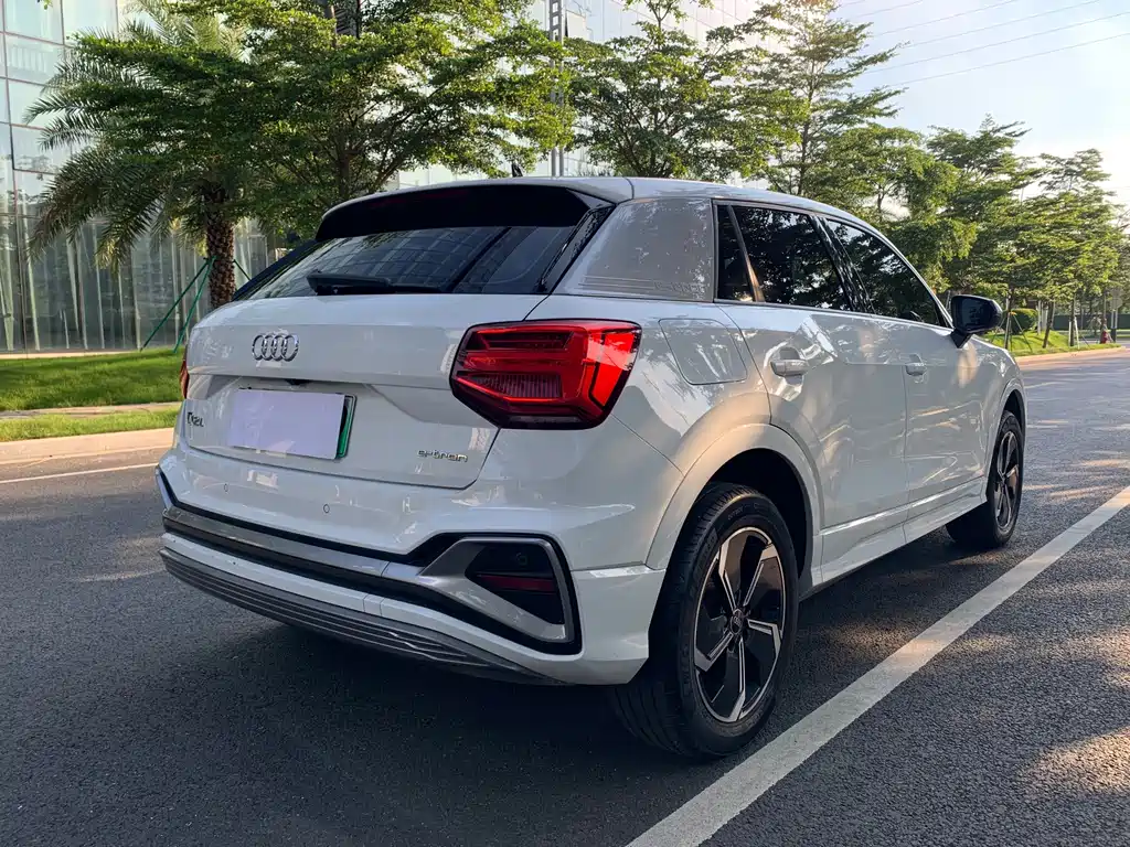 Audi Q2L e-tron 2022 Q2L e-tron Smart
