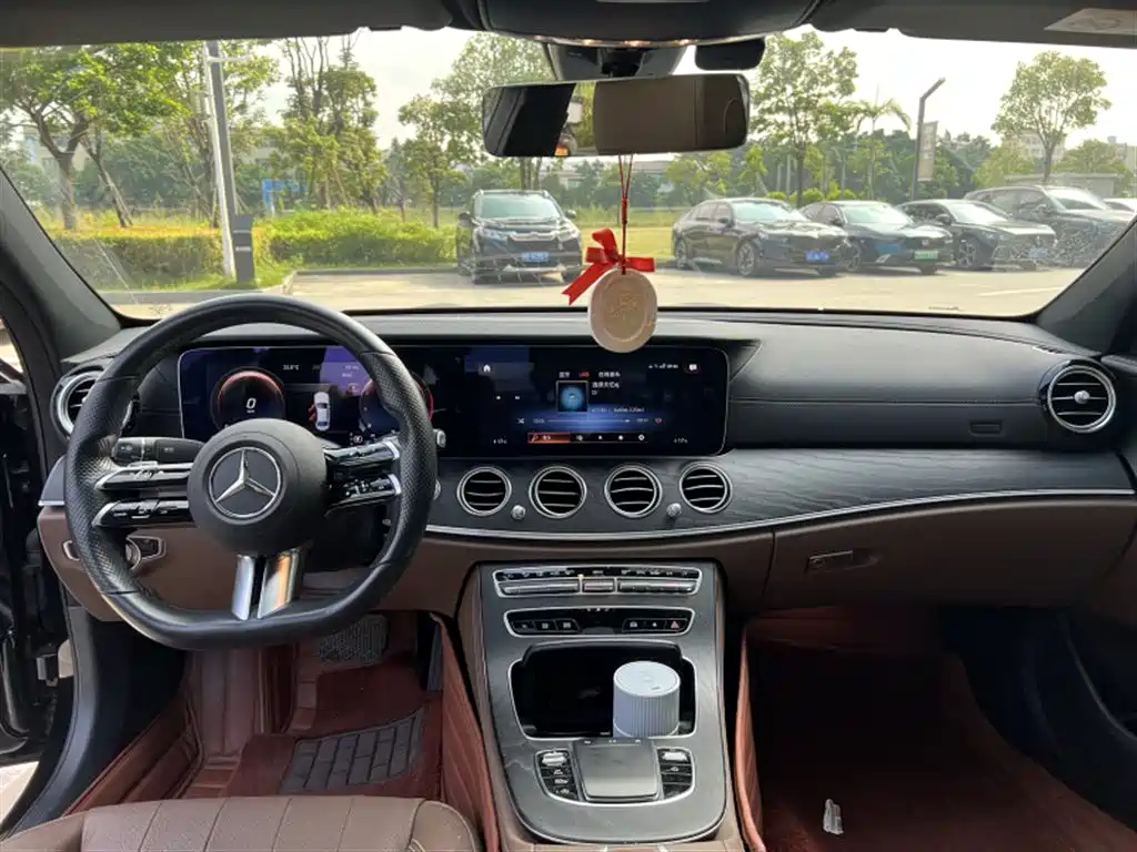 Mercedes-Benz E-Class (Import) — миниатюра 7
