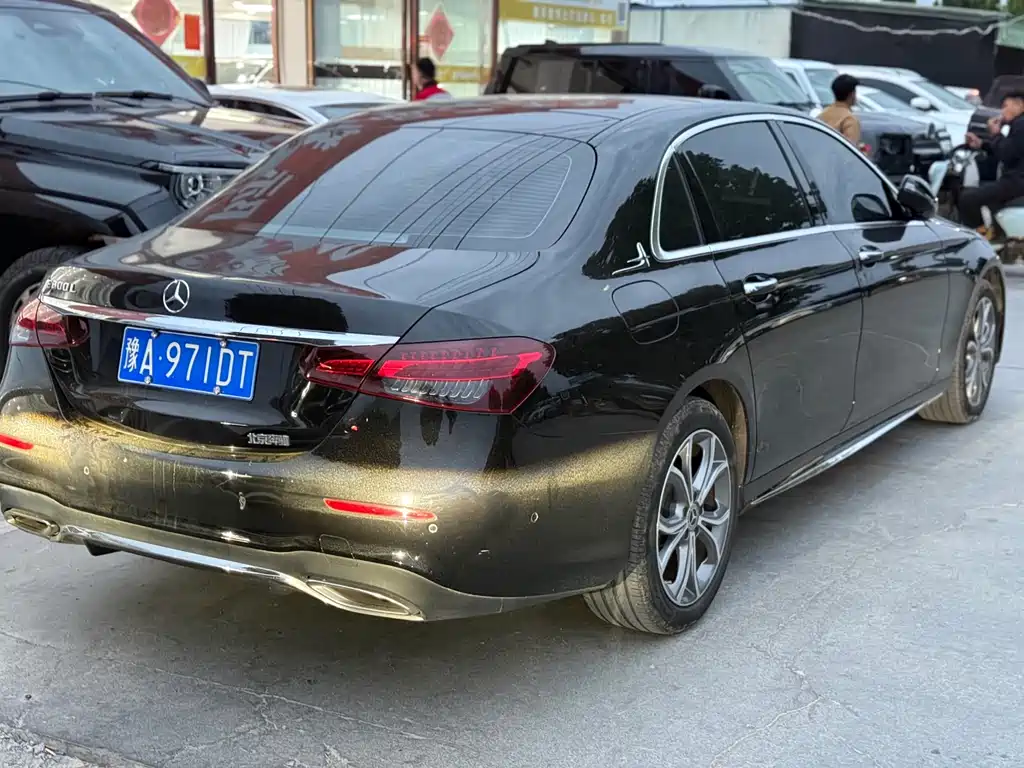 Mercedes-Benz E-Class — миниатюра 5