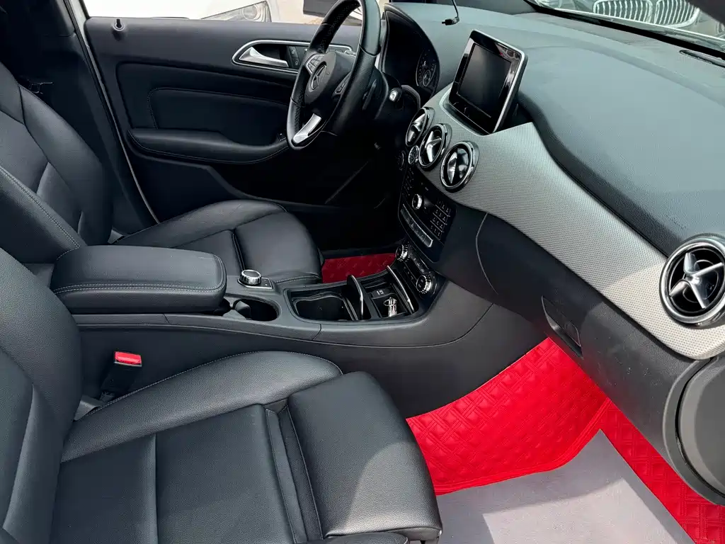 Mercedes-Benz B-Class — миниатюра 8