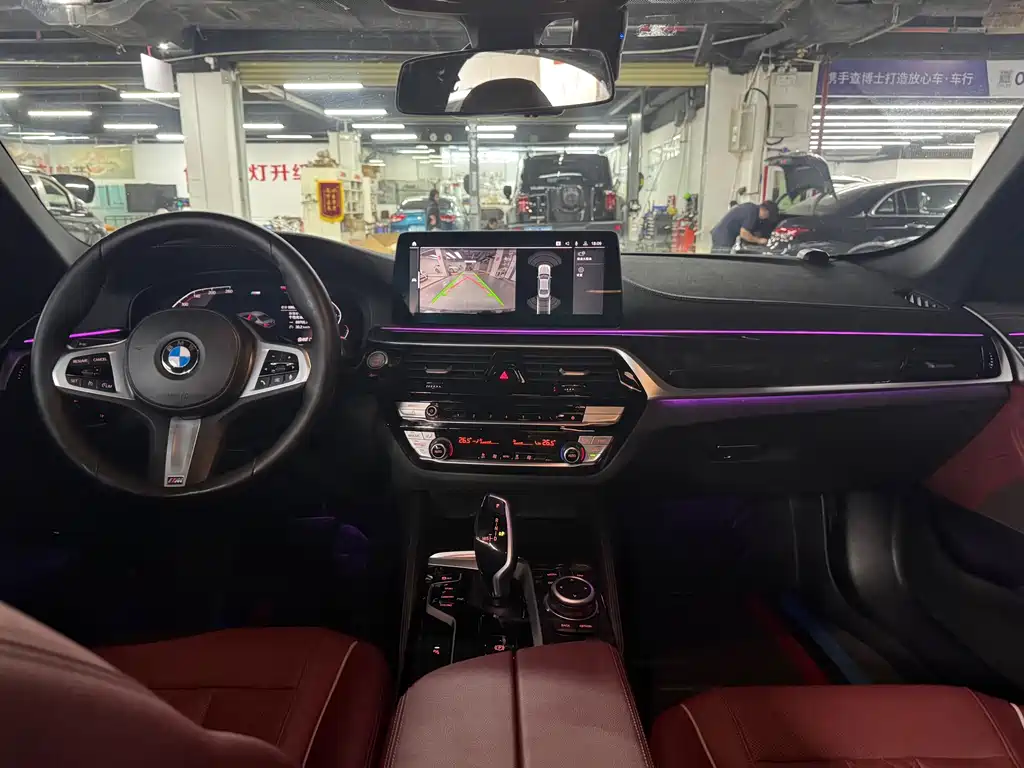 BMW 5 Series — миниатюра 8