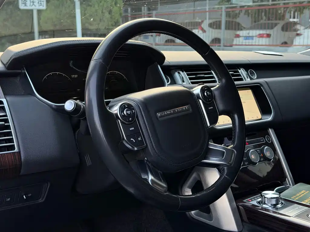 Land Rover Range Rover — миниатюра 8