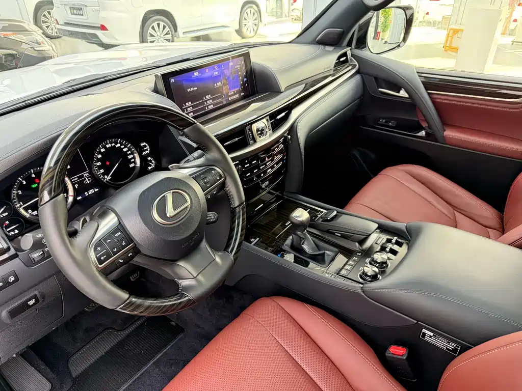 Lexus LX — миниатюра 13