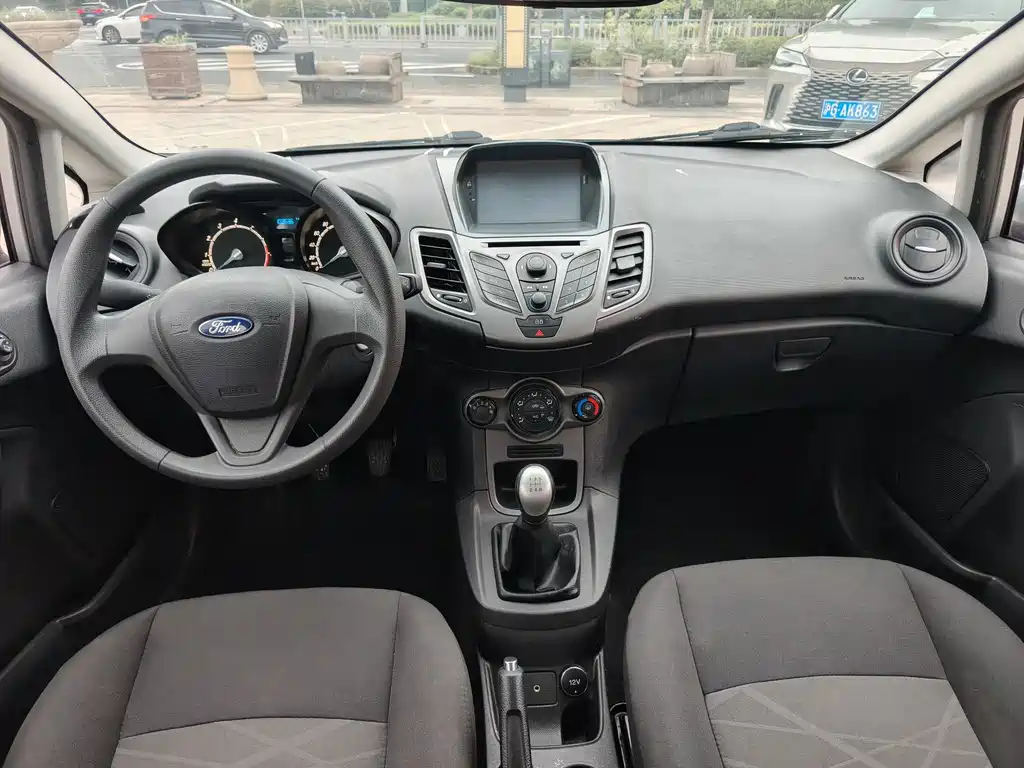 Ford Fiesta — миниатюра 10