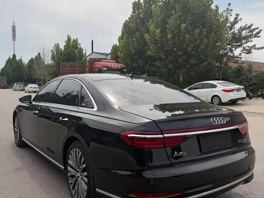 Audi A8 — миниатюра 7