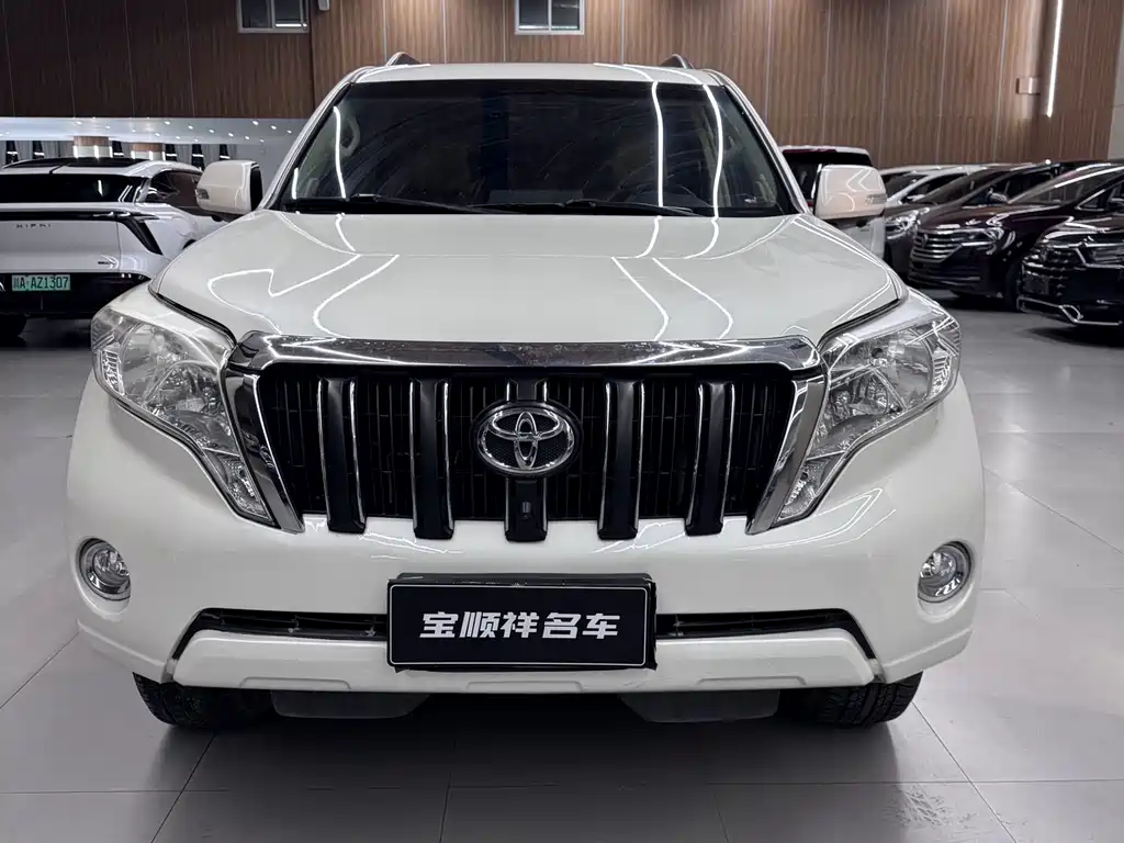 Toyota Land Cruiser Prado 2016 2.7L AT Standard