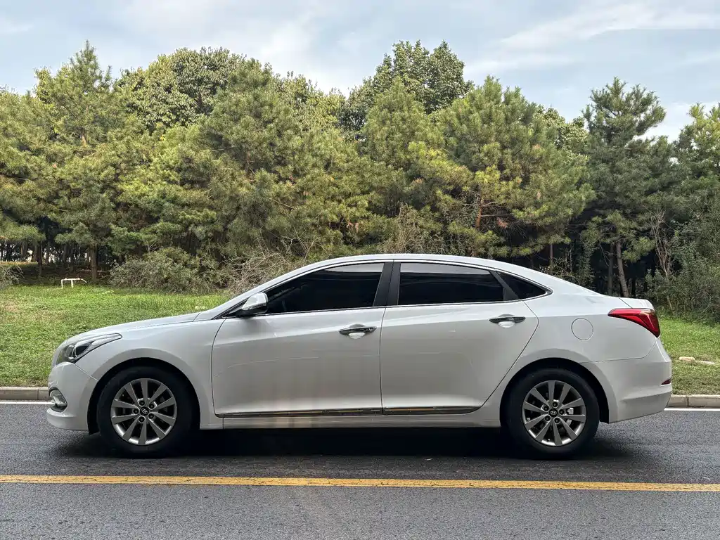 Hyundai Mistra — миниатюра 3