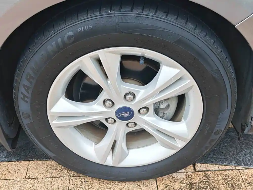 Ford Focus — миниатюра 13