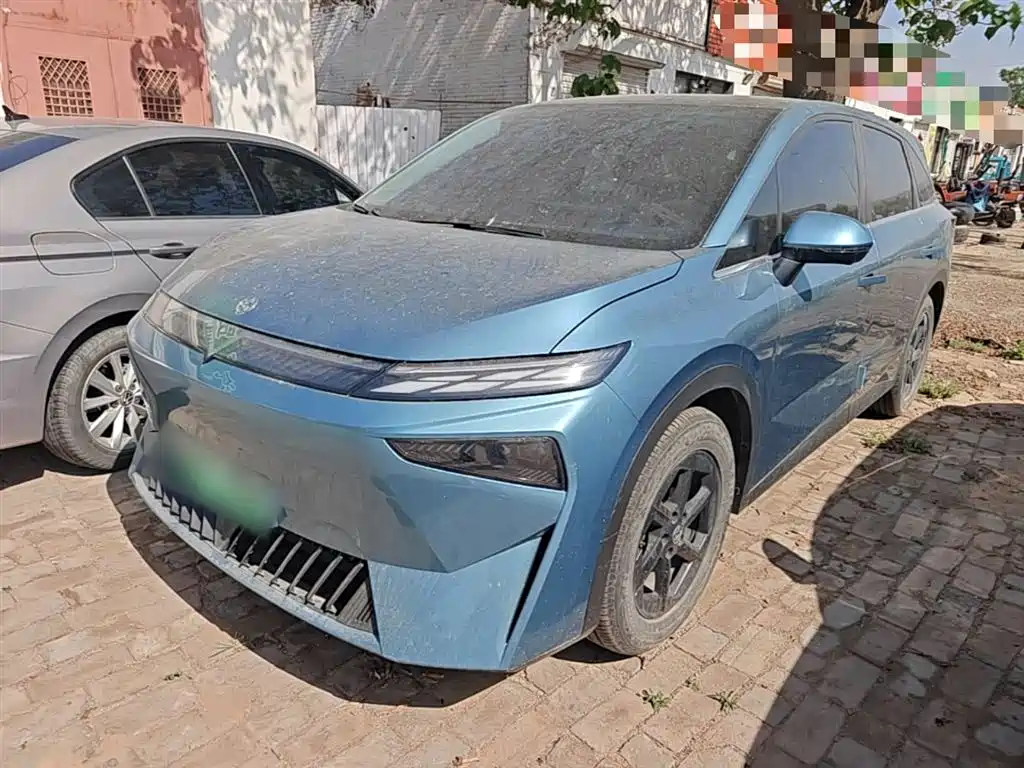 Venucia VX6 2025