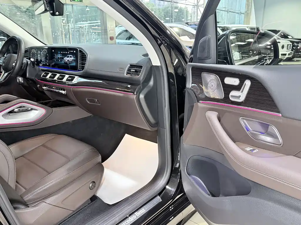 Mercedes-Benz GLE (Import) — миниатюра 14