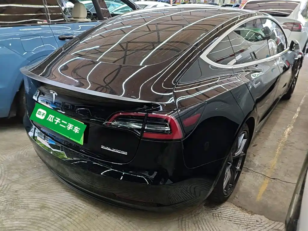 Tesla Model 3 — миниатюра 7