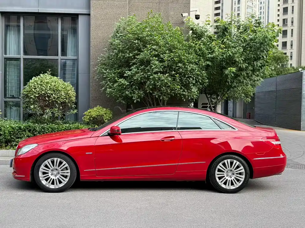 Mercedes-Benz E-Class (Import) — миниатюра 7
