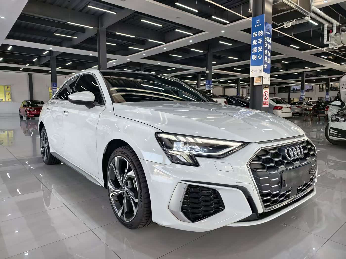 Audi A3 1.4 л 2022 г. Белый, пробег 24000 км
