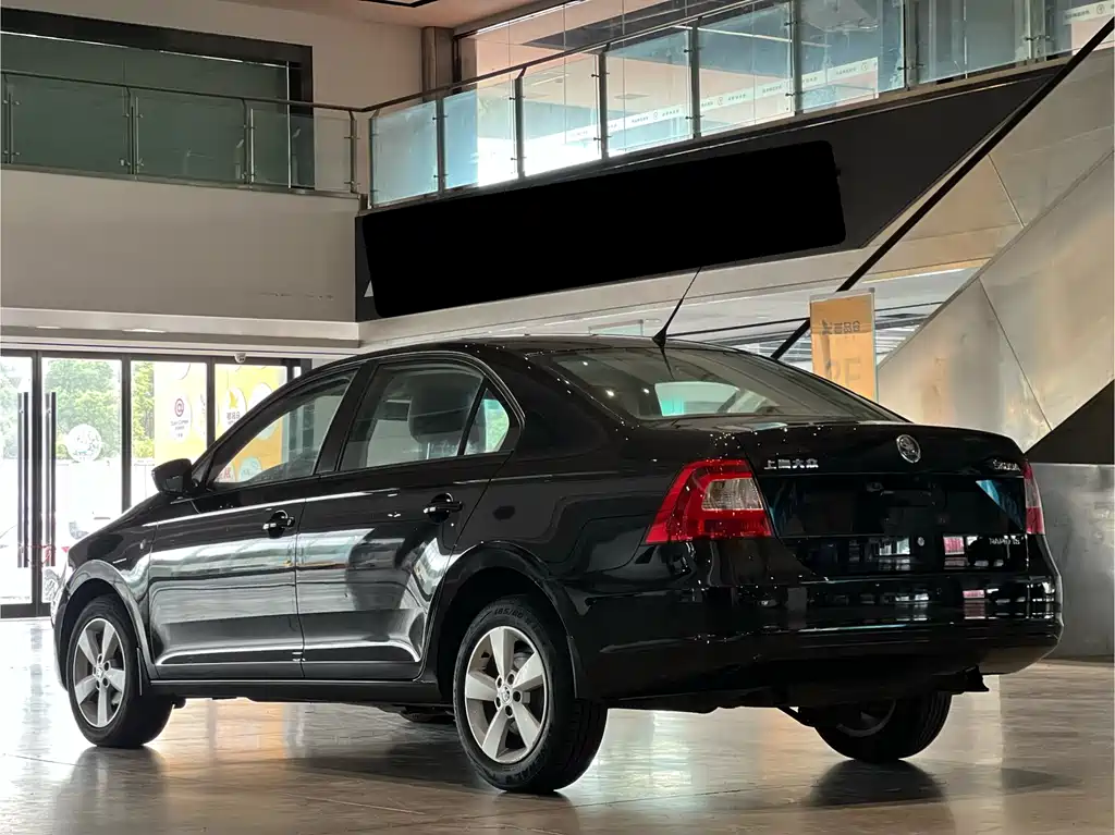 Skoda Rapid — миниатюра 9