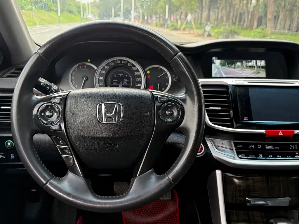 Honda Accord — миниатюра 10