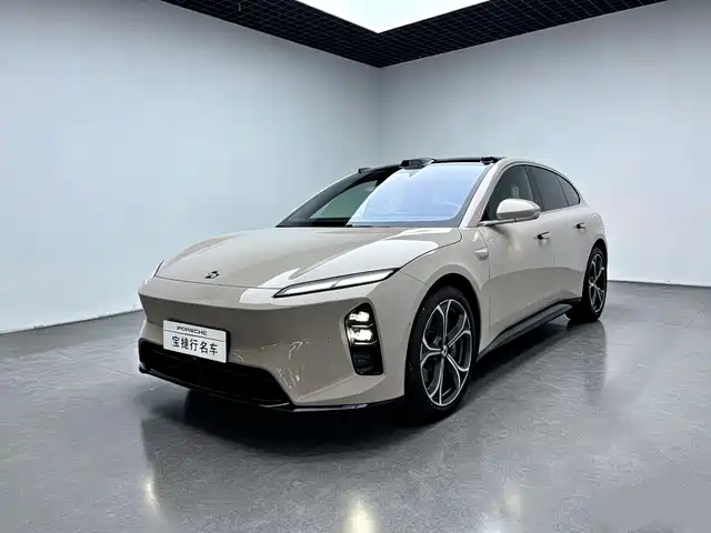 2025 Nio ET5