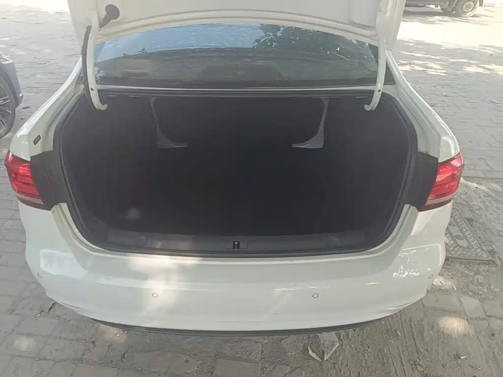 Volkswagen Lavida — миниатюра 19
