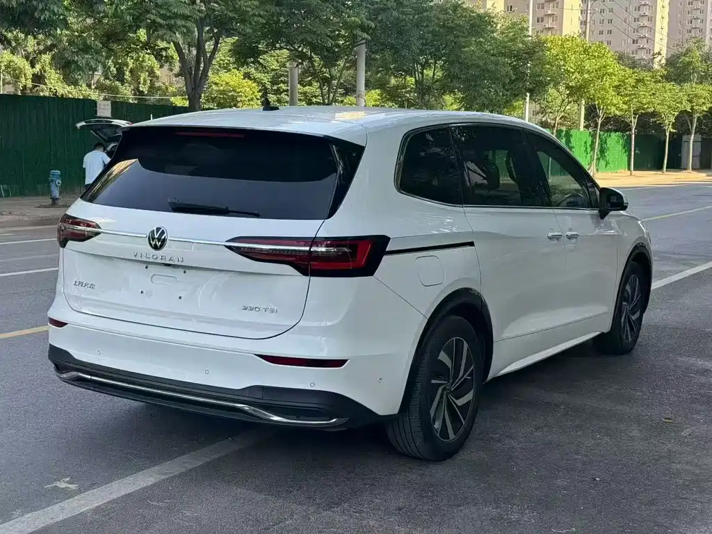 Volkswagen Viloran 330TSI Luxury Edition, фото 4