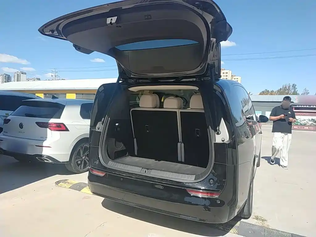 Li Auto Li MEGA — миниатюра 15