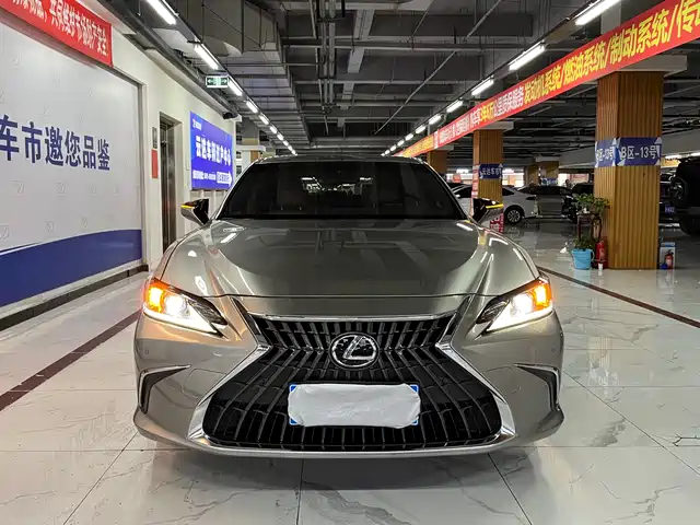 LEXUS ES 2023