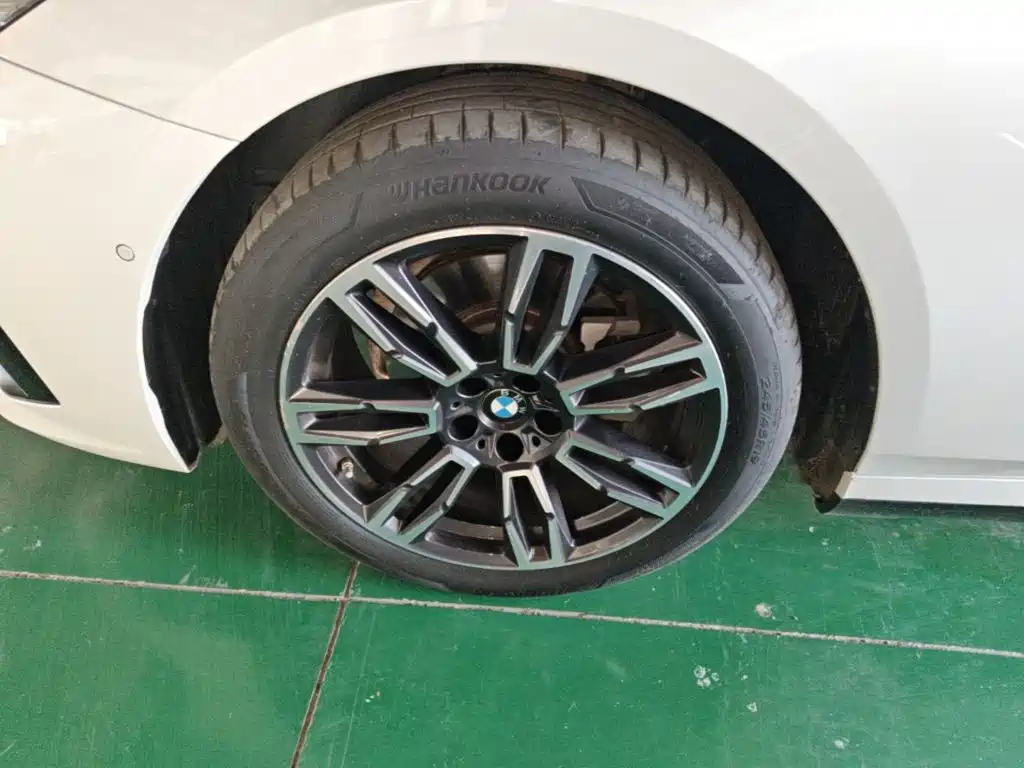 BMW 5 Series — миниатюра 23