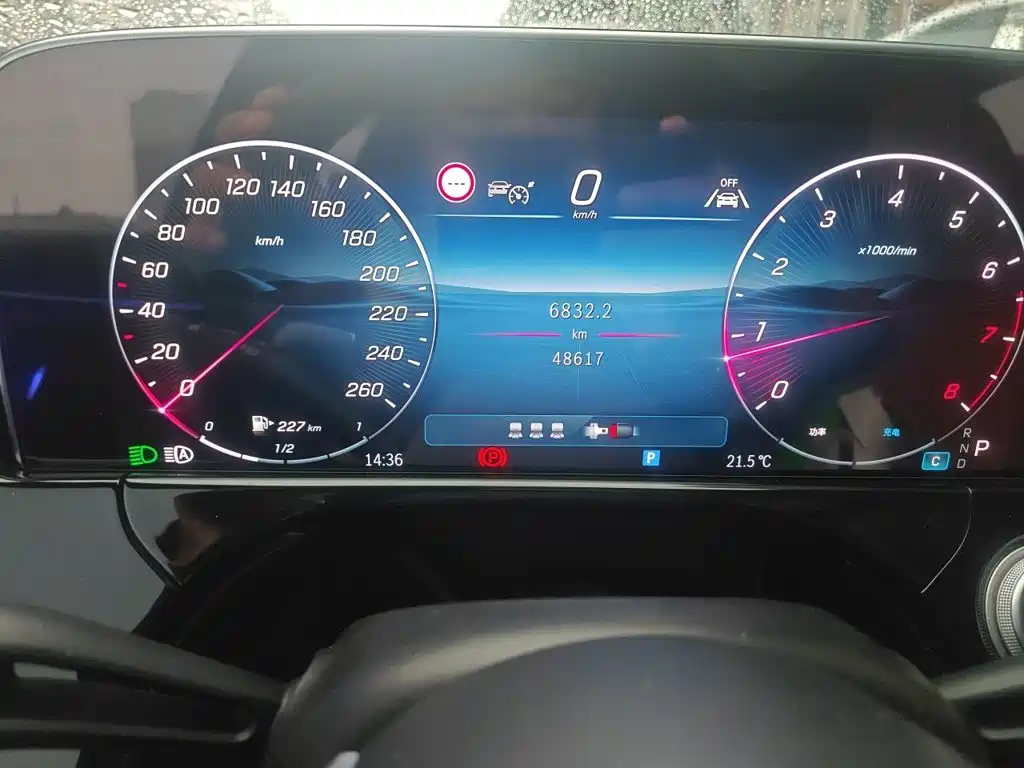 Mercedes-Benz E-Class — миниатюра 5