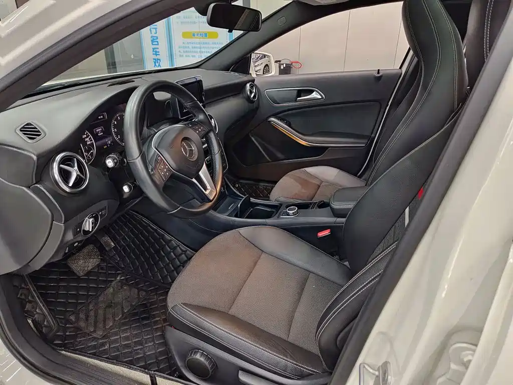 Mercedes-Benz A-Class (Import) — миниатюра 7