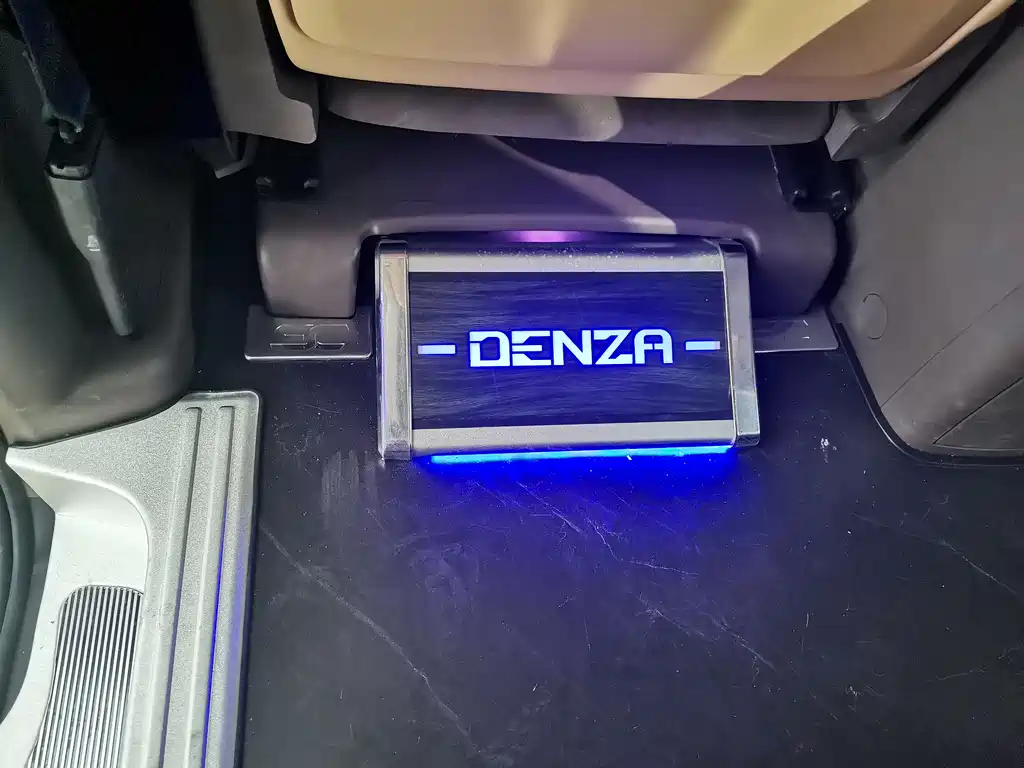 DENZA D9