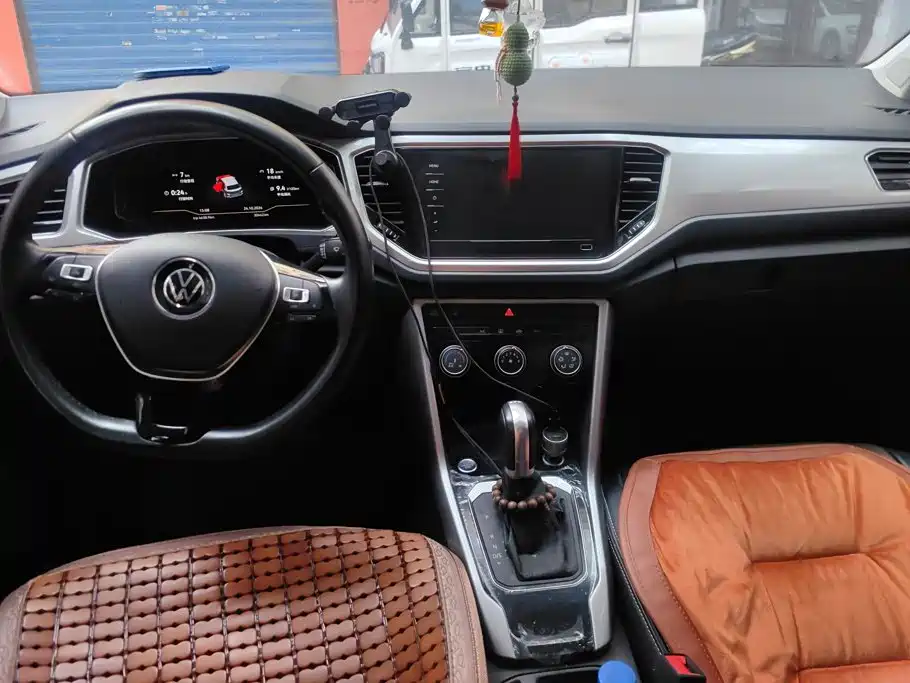 Volkswagen T-Roc — миниатюра 12