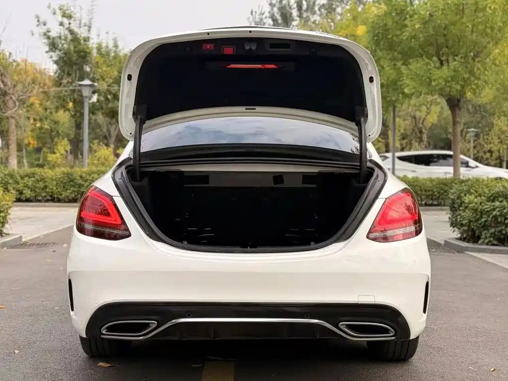 Mercedes-Benz C-Class — миниатюра 14