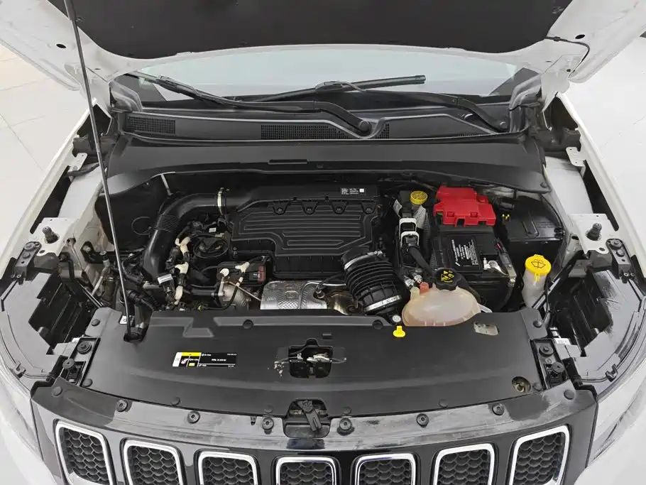 Jeep Compass — миниатюра 10