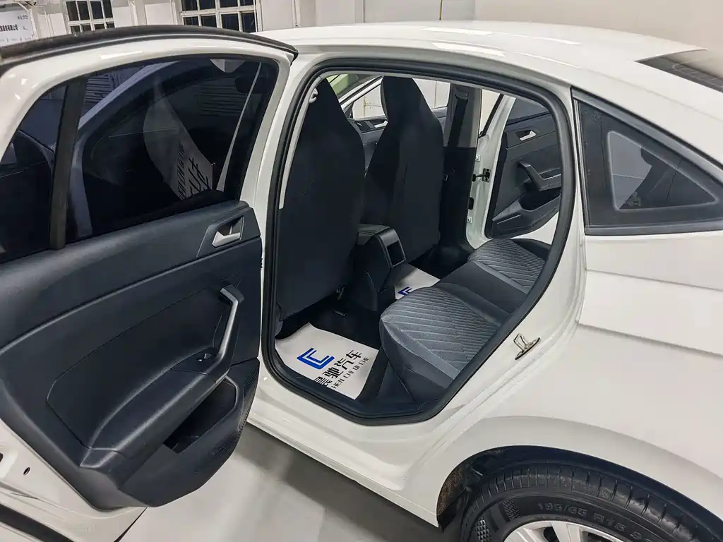 Volkswagen Lavida — миниатюра 9