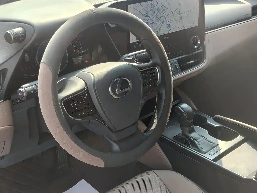 Lexus ES — миниатюра 8