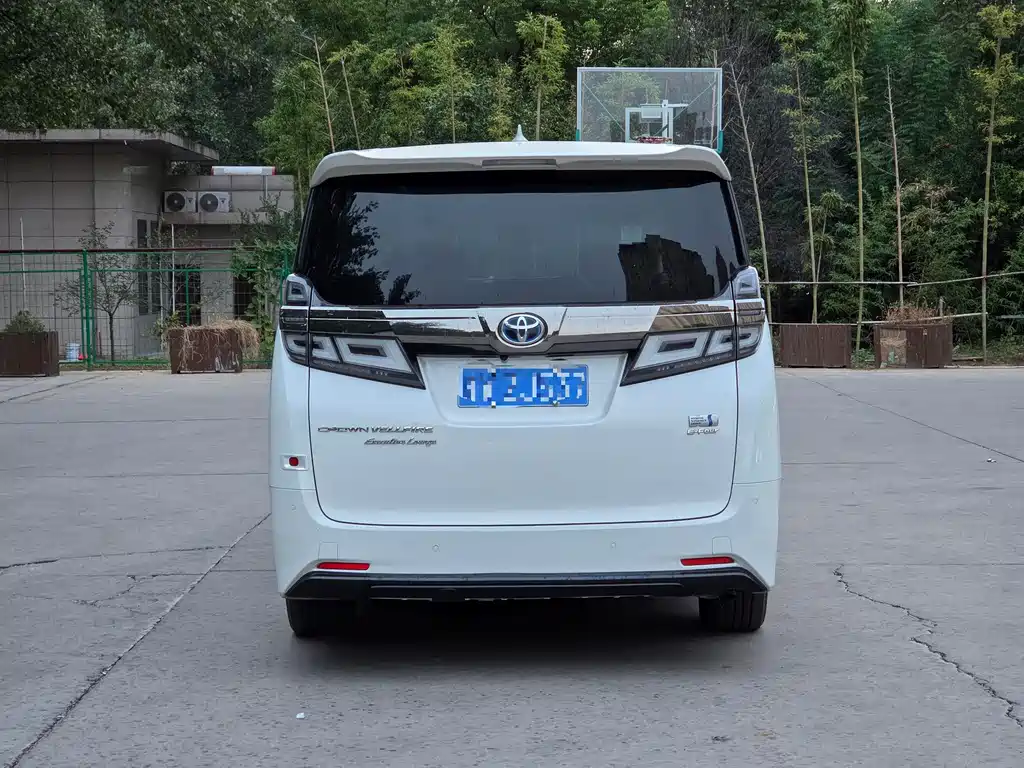 Toyota Vellfire — миниатюра 3