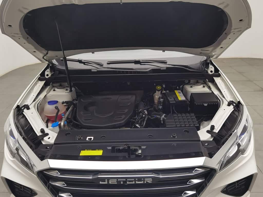 Jetour Jetour X70 1.5 л 2021 г. Белый, пробег 25900 км
