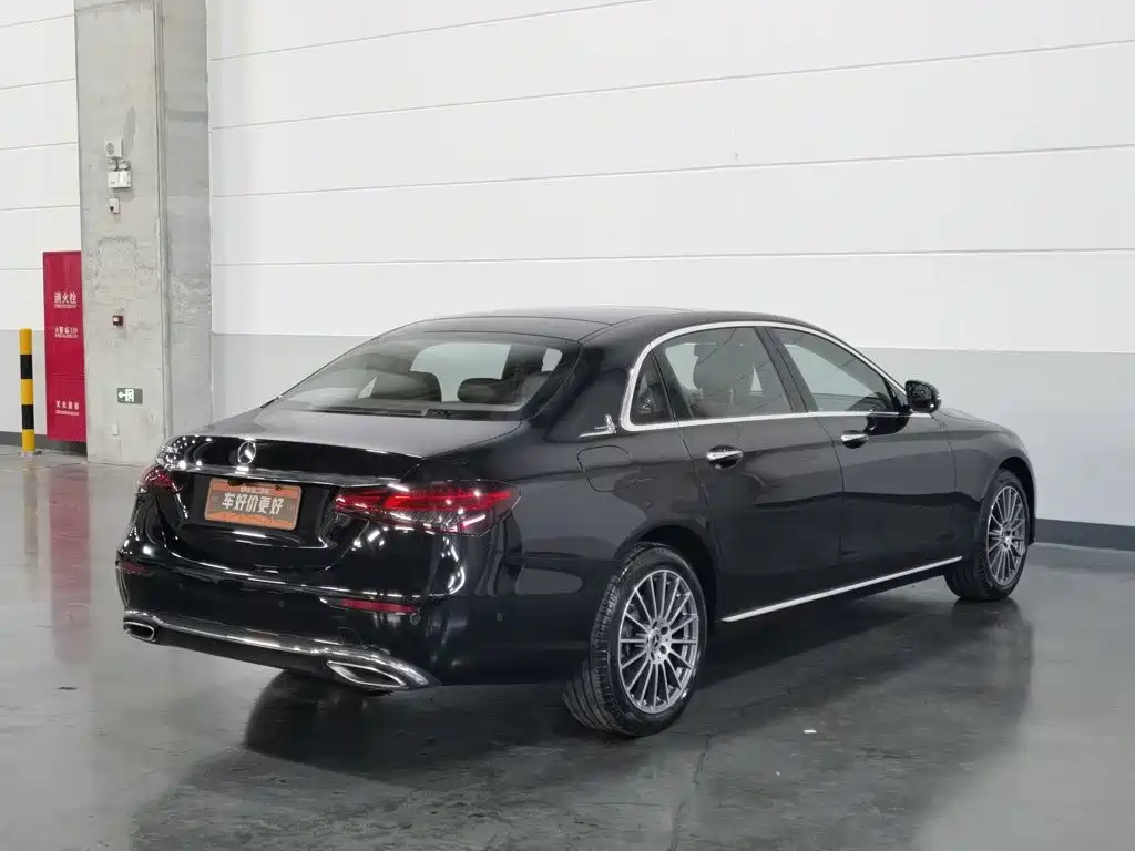 Mercedes-Benz E-Class — миниатюра 2