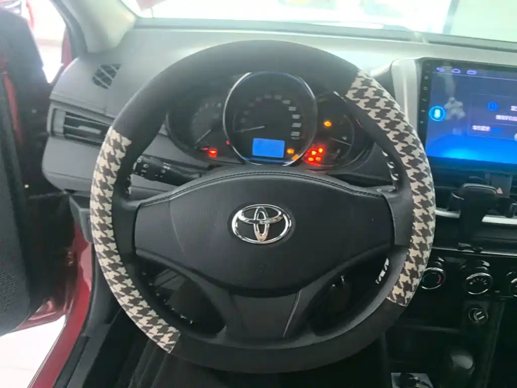 Toyota Yaris L — миниатюра 11