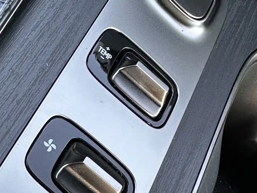 Xiaomi SU7 — миниатюра 18
