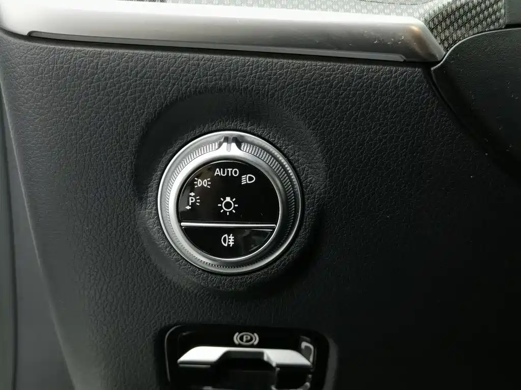 Mercedes-Benz C-Class — миниатюра 21