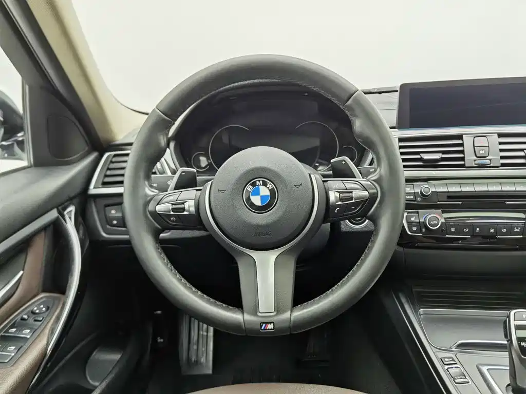 BMW 3 Series — миниатюра 11