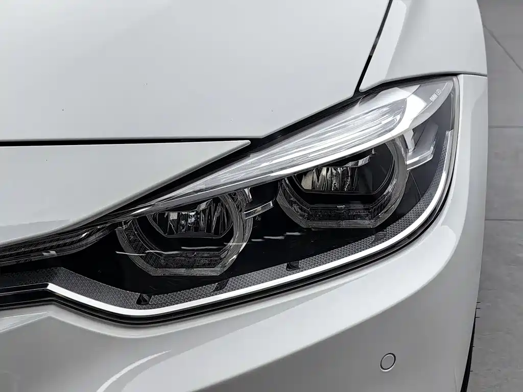 BMW 3 Series — миниатюра 7