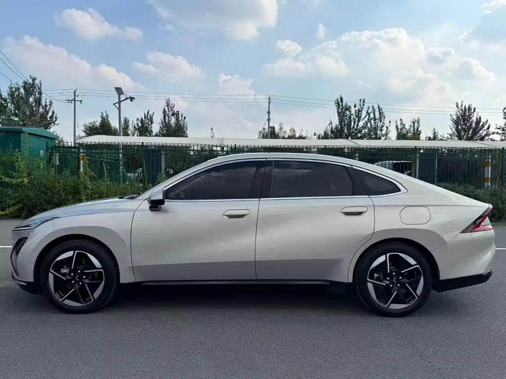 Wuling Xingguang — миниатюра 8